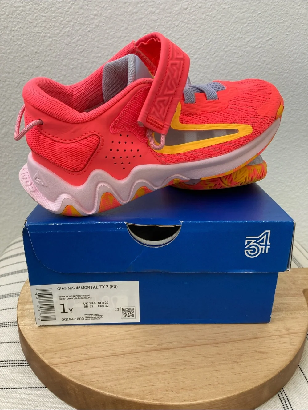 SALE! 50% Off Nike Kids Giannis 2 Sneaker in Bright Pink Yellow Accents Size